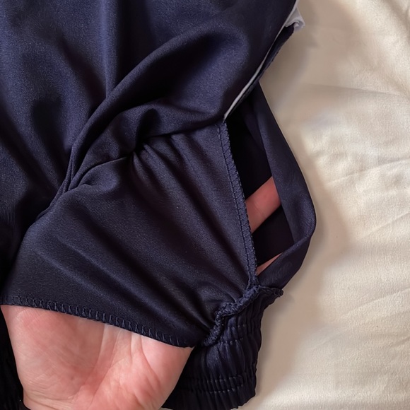 Drawstring Athletic shorts - Picture 3 of 3